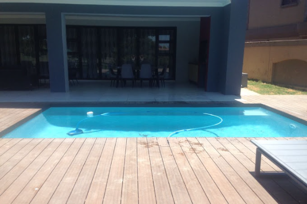 Decking-for-swimming-pools
